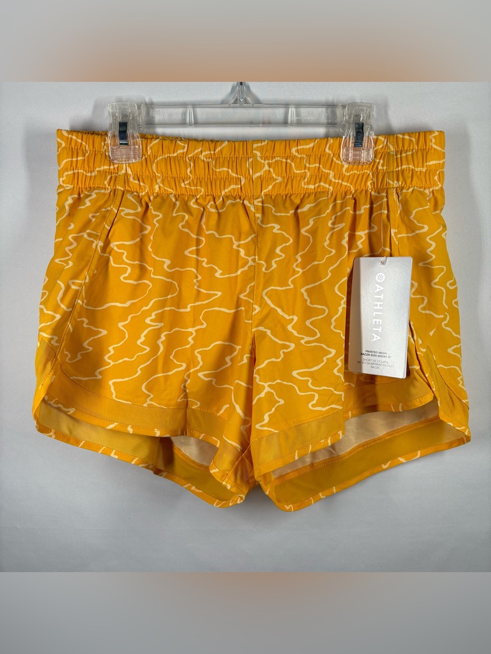 NWT Athleta Mesh Racer Run Athletic Short 4” in Fun Yellow Pattern. Small